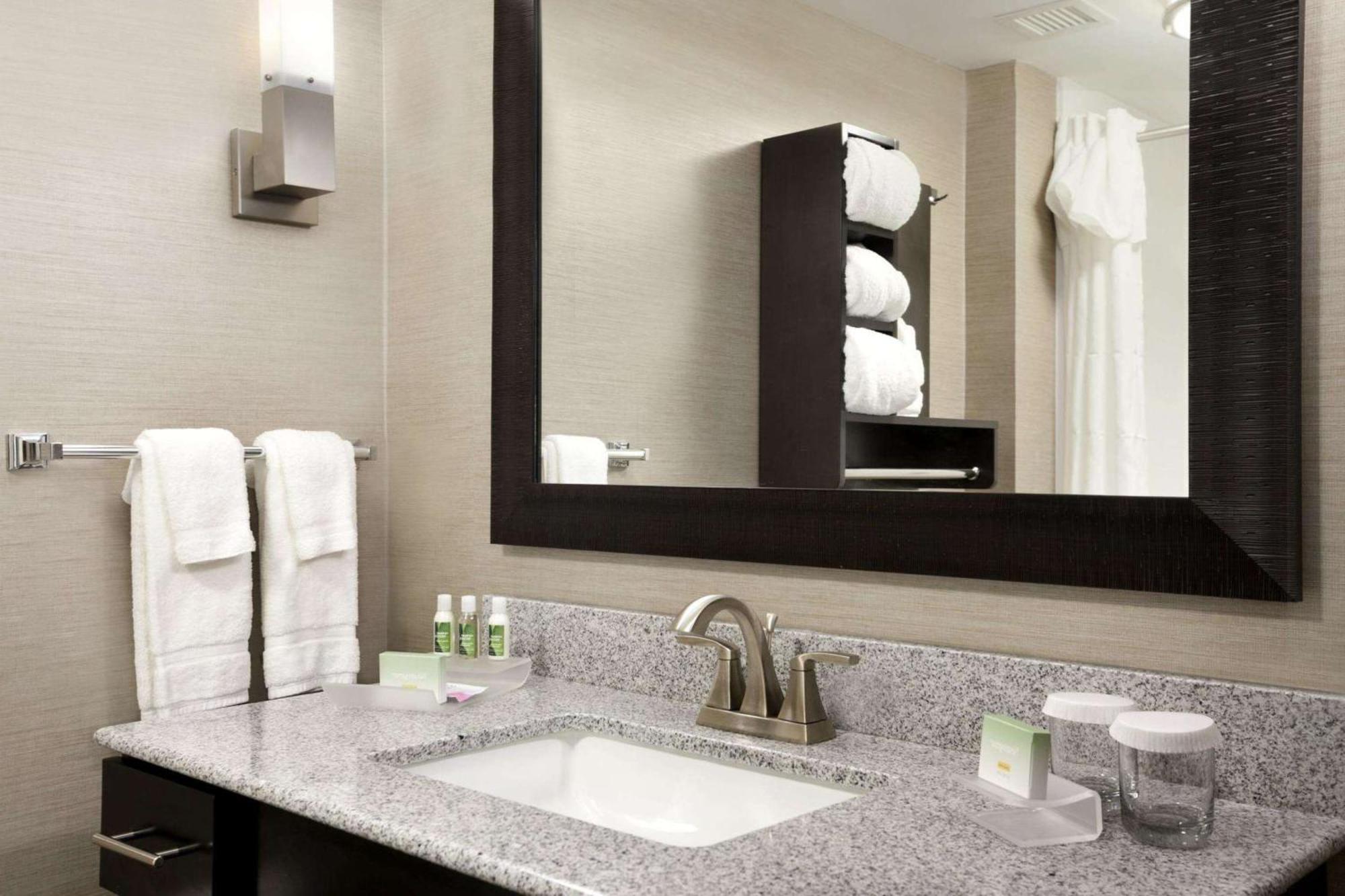 โฮมวูด สวีท บาย ฮิลตัน โคลัมบัส/โอเอสยู Hotel ภายนอก รูปภาพ